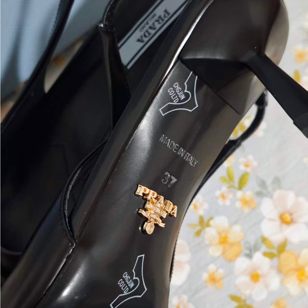 Prada heels - Picture 6 of 7